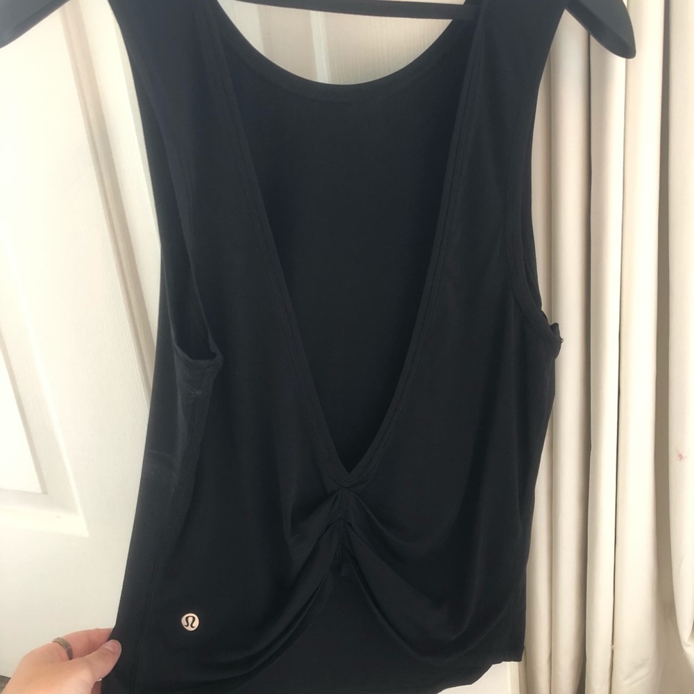Lulu black workout tank